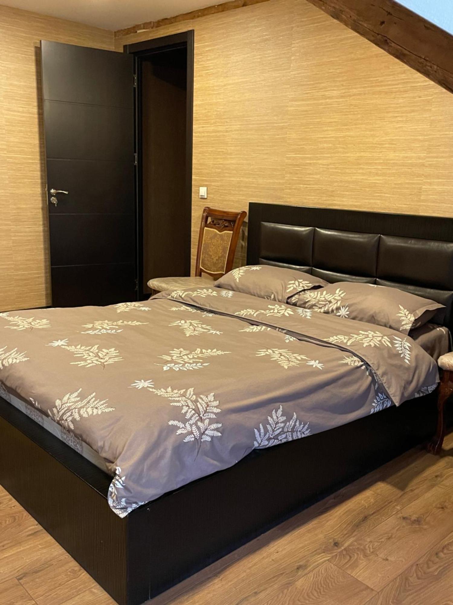 Beautiful Apartment On Atoneli Tbilisi Exterior photo